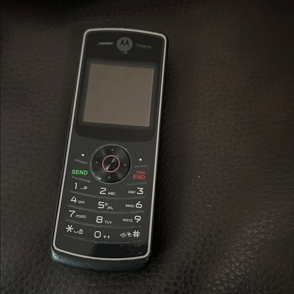 762.Motorola W175g Very Rare - For Collectors Tracfone - Picture 3 of 3